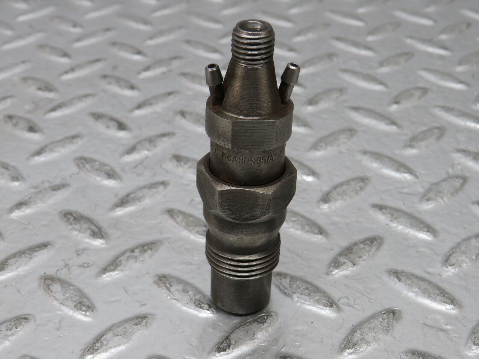 27002 Mercedes-Benz W123 240D Fuel Injector Bosch KCA30S35/4