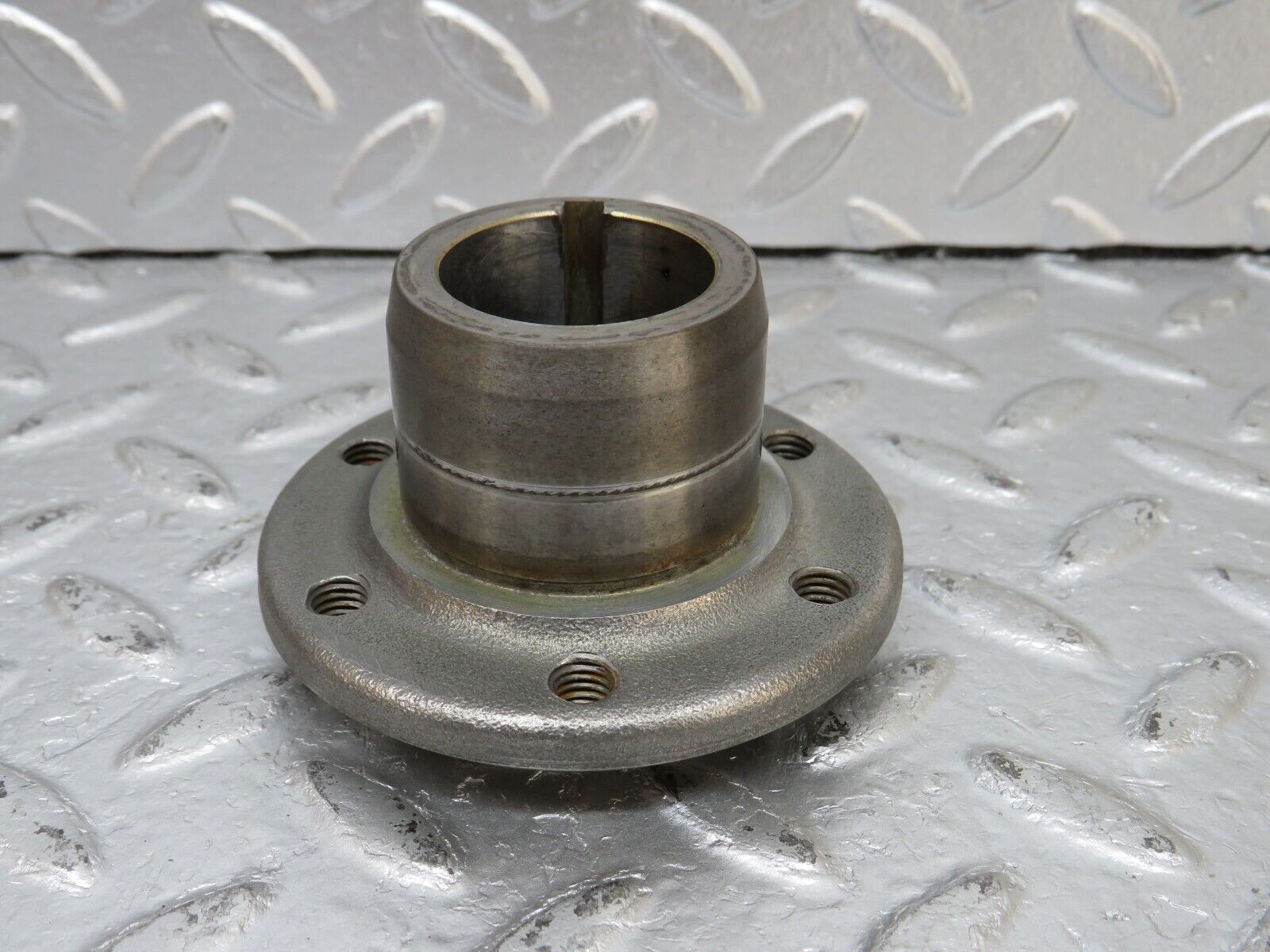 34520 Mercedes-Benz C126 380SEC Coupe Crankshaft Sleeve Hub