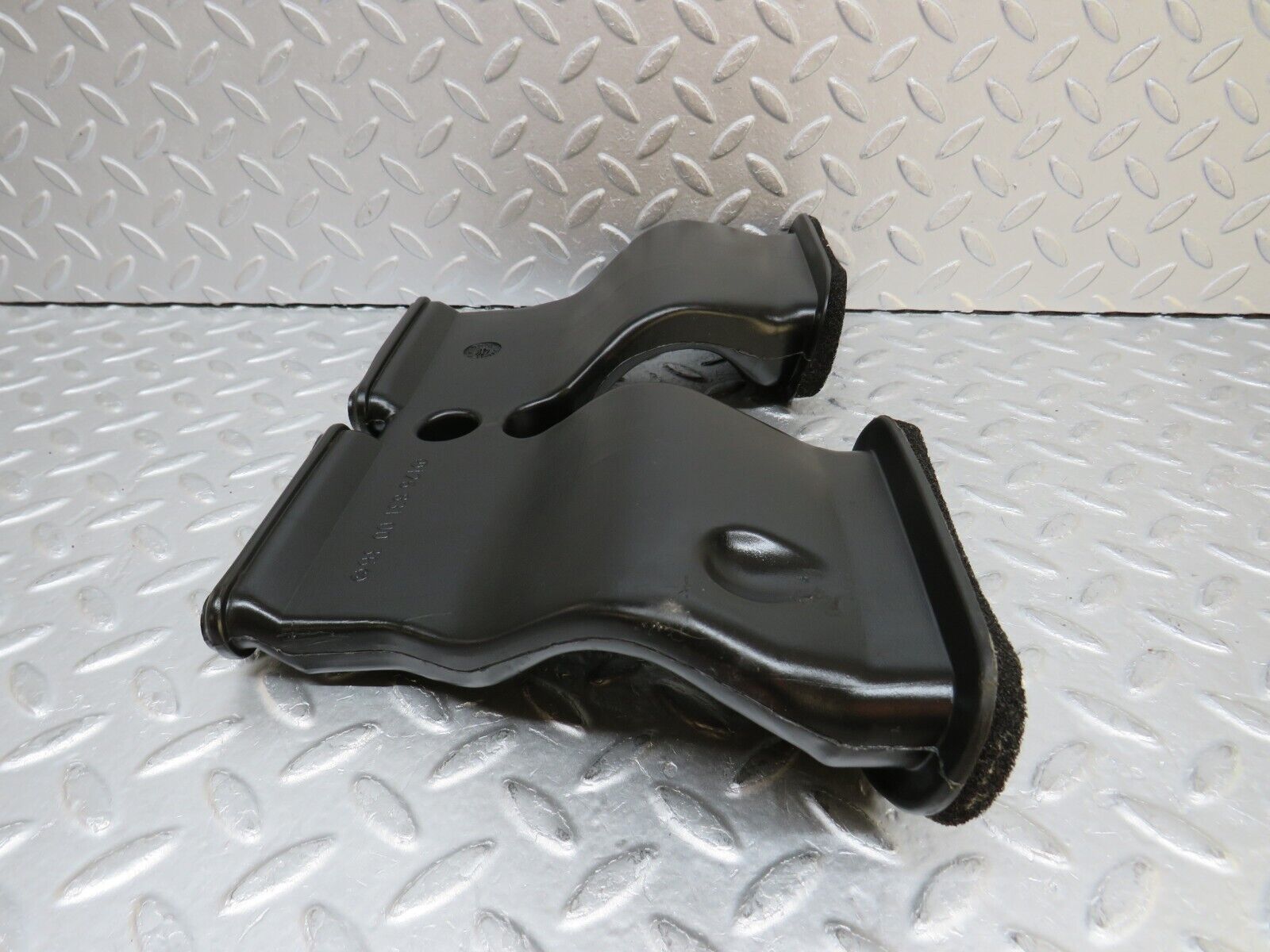 37022 Mercedes-Benz C126 420SEC Coupe Dashboard Centre Air Vent 1268310036