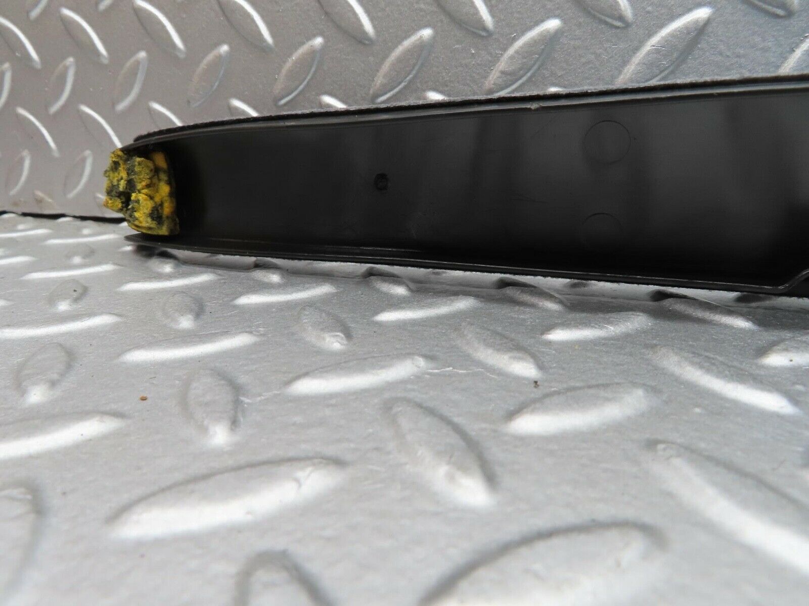 14989 Mercedes-Benz W140 S320 C Pillar Side Cover Right Side 1406902226