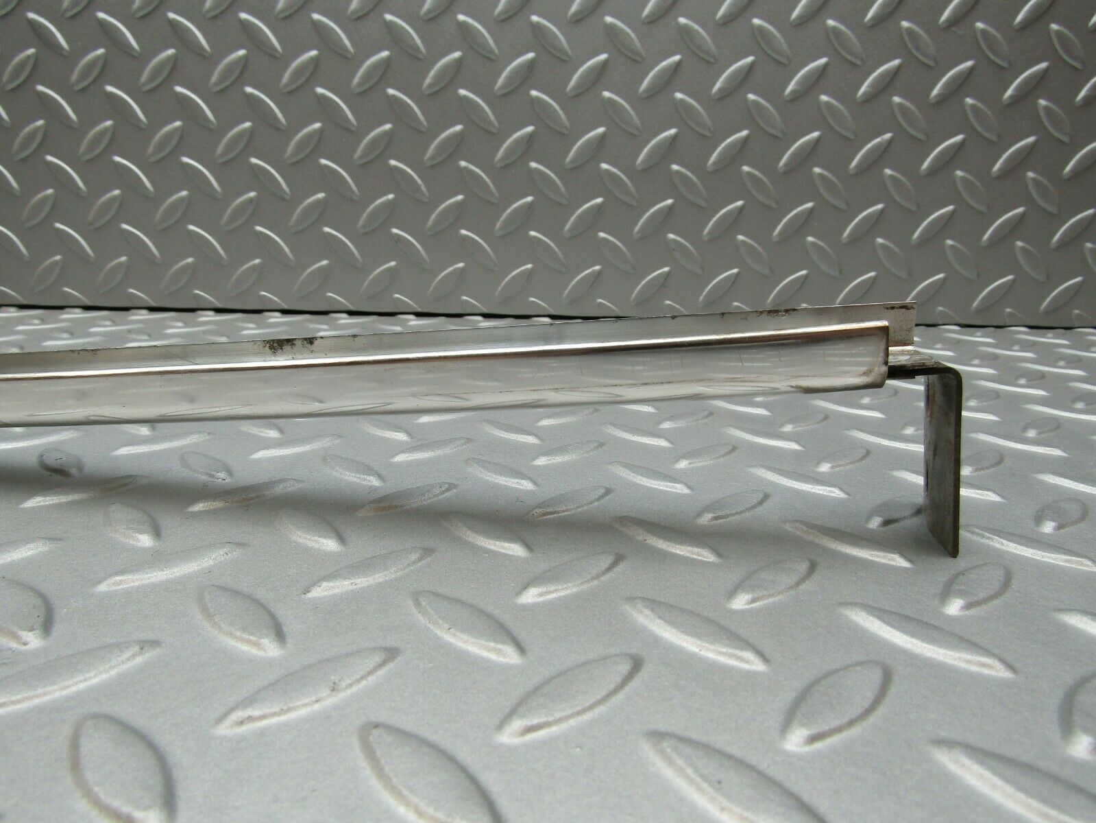 3322 Mercedes-Benz W115 220D Rear Right Chrome Window Chanel