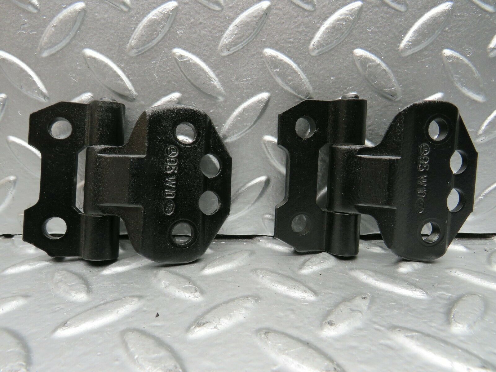 22564 Mercedes-Benz C124 E220 Coupe Door Hinge Right Pair