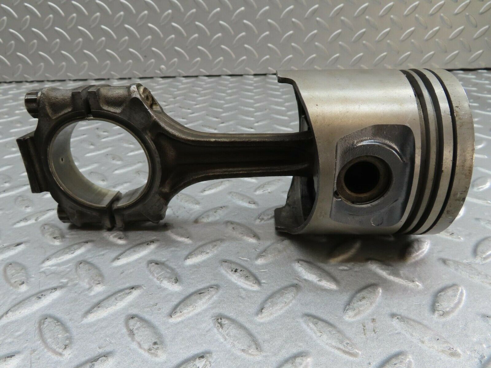 16570 Mercedes-Benz C107 350SLC Coupe Piston With Connecting Rod 92 mm