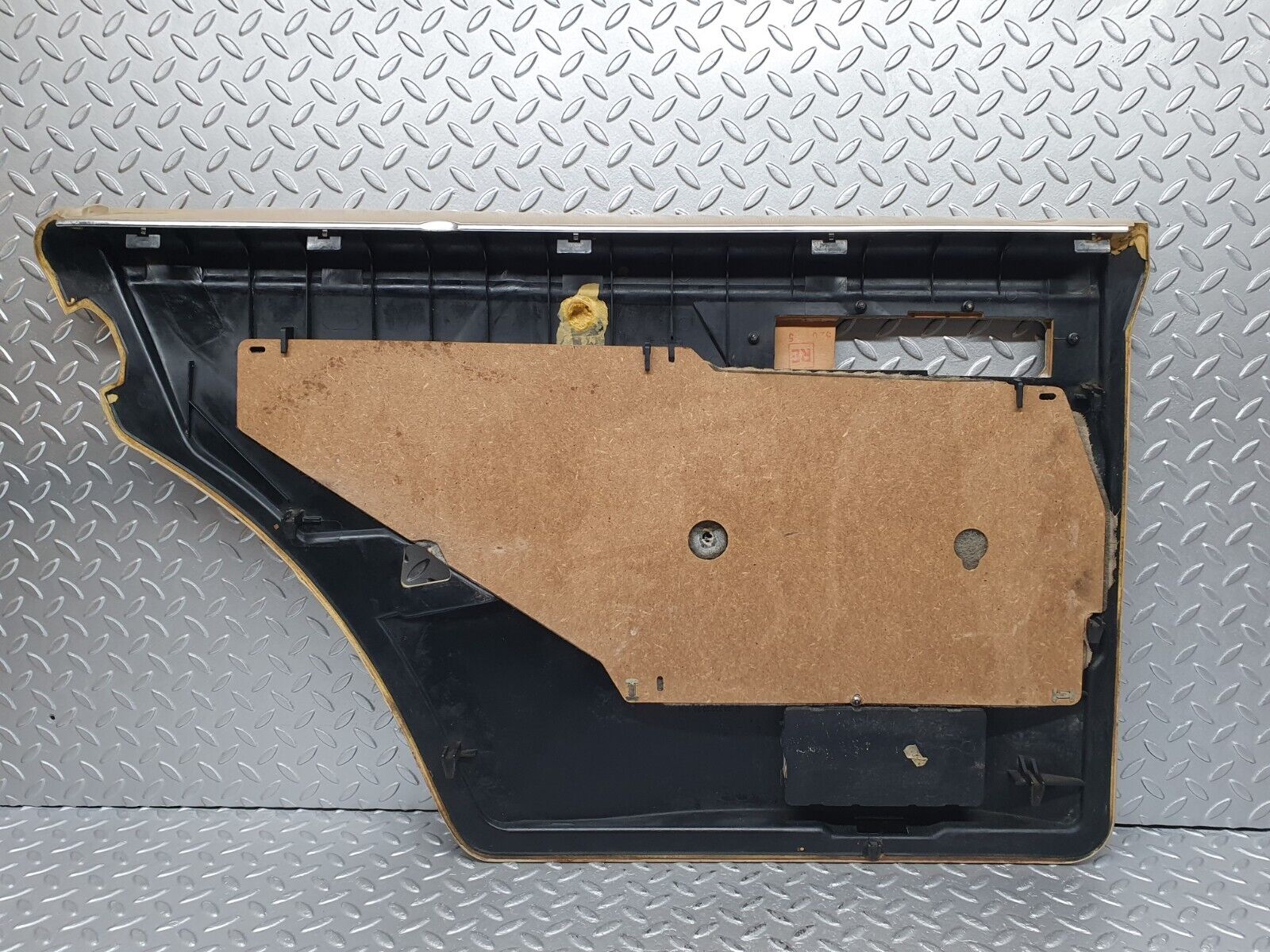 41119 Mercedes-Benz W126 300SE Rear Right Door Card Beige 1267370270