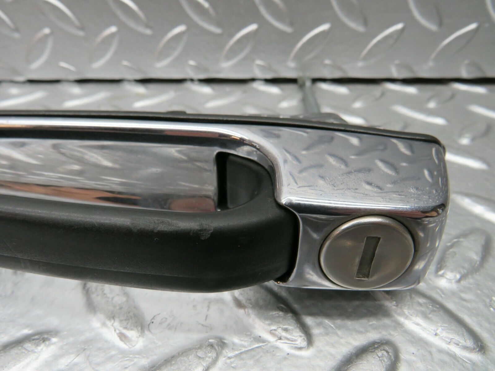 24101 Mercedes-Benz W123 280E Front Right Exterior Door Handle