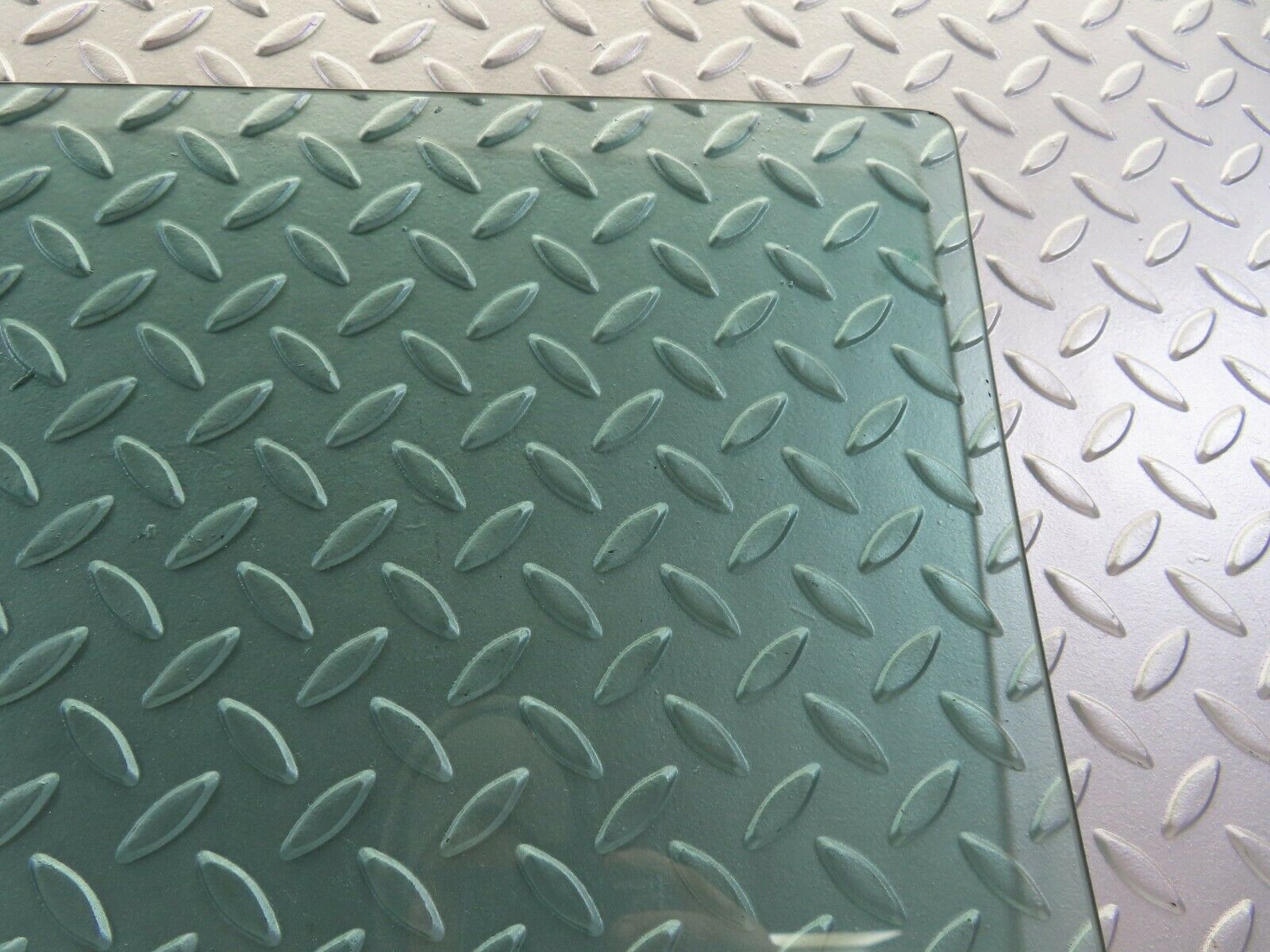 7886 Mercedes-Benz W115 220D Rear Left Door Window Glass