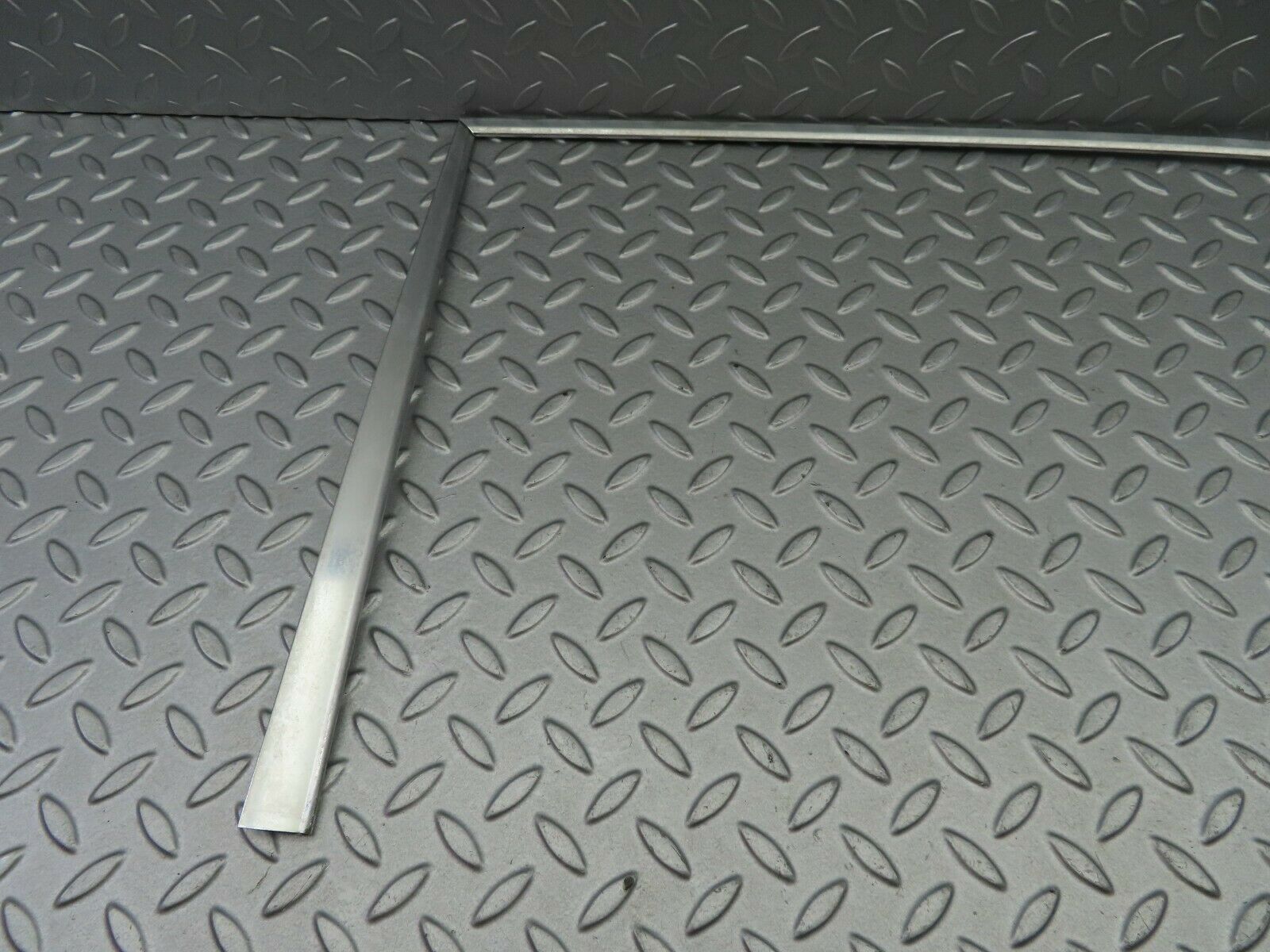 6211 Mercedes-Benz W126 380SE Door Chrome Window Frame Rear Right