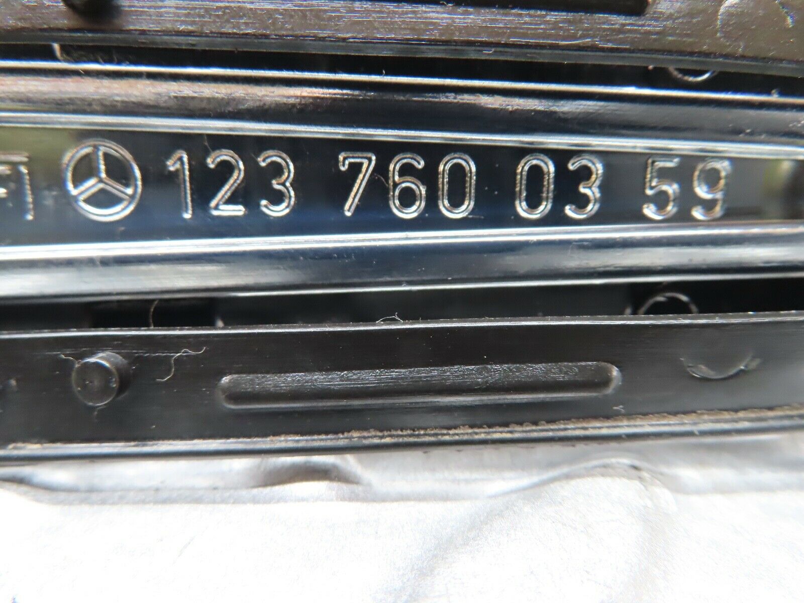 19151 Mercedes-Benz W123 300D Rear Exterior Door Handle 1237600359