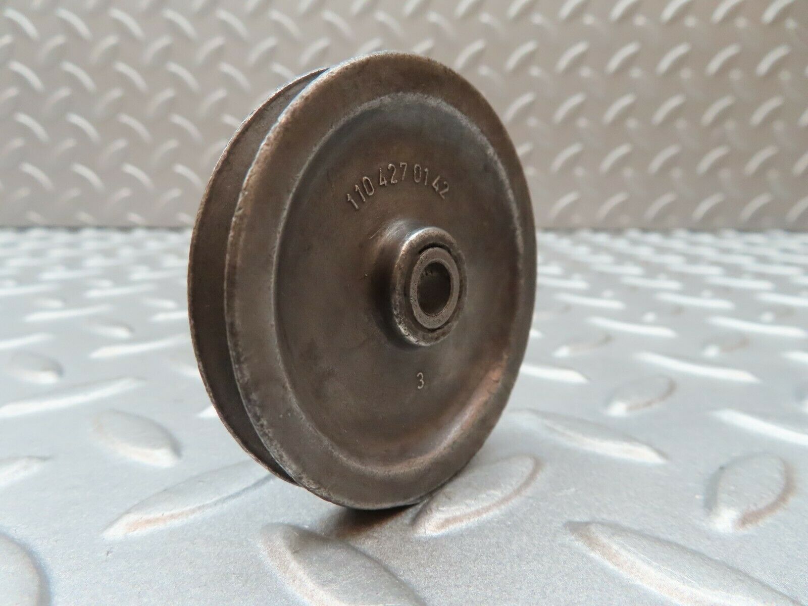 3657 Mercedes-Benz W108 280SE Handebrake Cable Pulley 1104270142