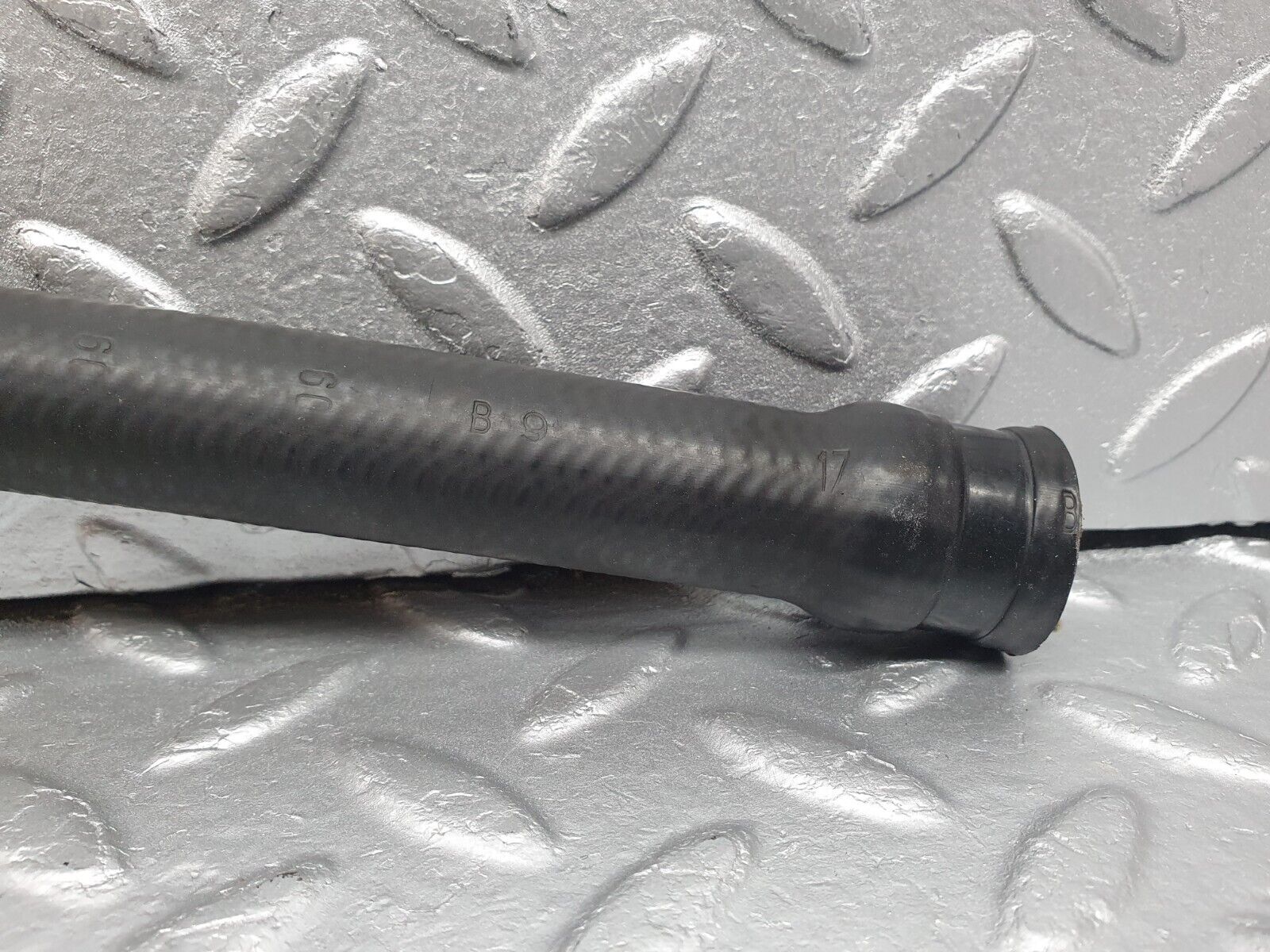 41042 Mercedes-Benz W126 300SE Heater Hose 1268320294