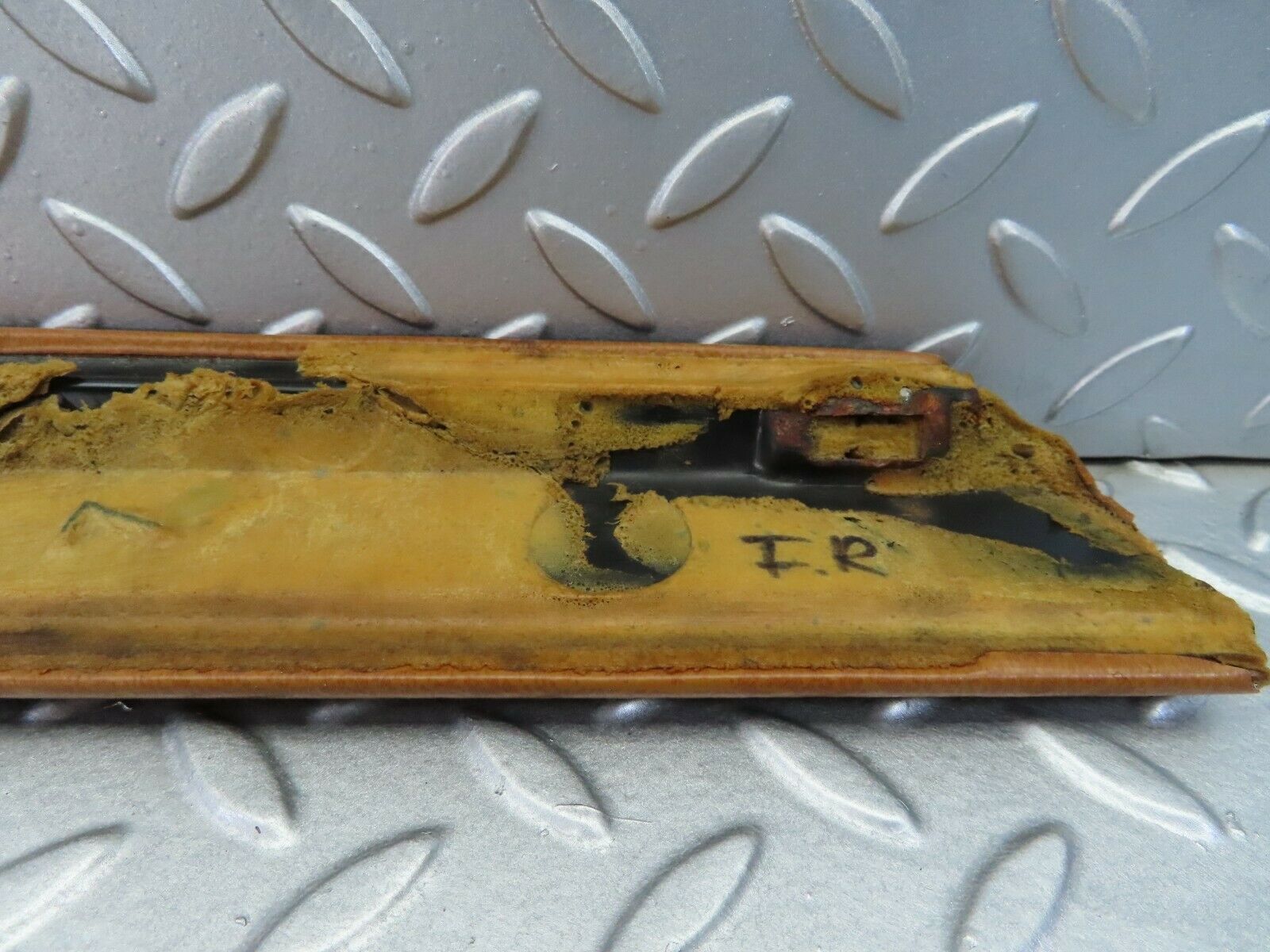 7838 Mercedes-Benz W115 220D Front Right Upper Door Panel