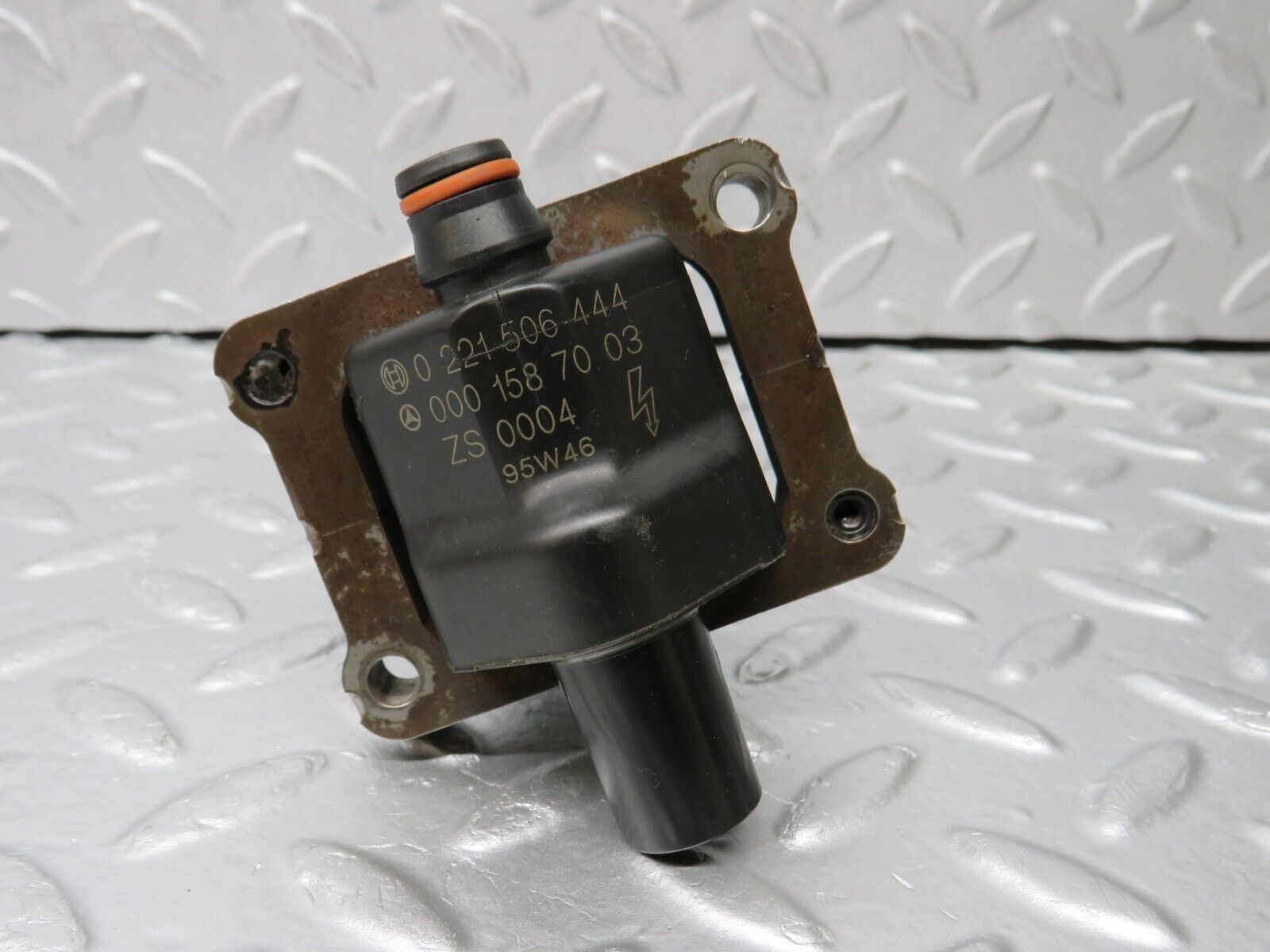 39496 Mercedes-Benz R129 320SL Coupe Ignition Coil 0001587003 0221506444 0001593542