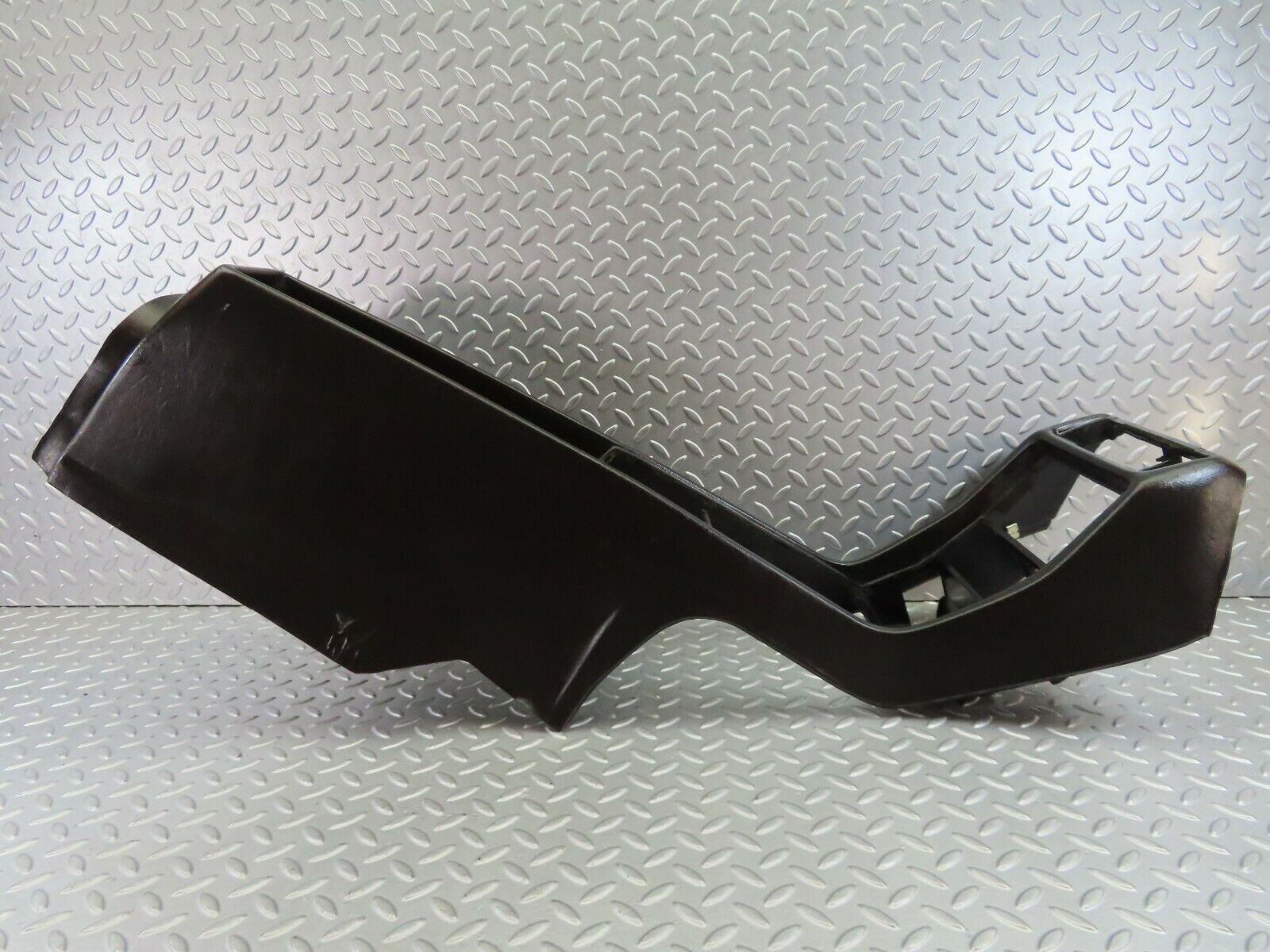 7655 Mercedes-Benz S123 230TE Wagon Centre Console Black