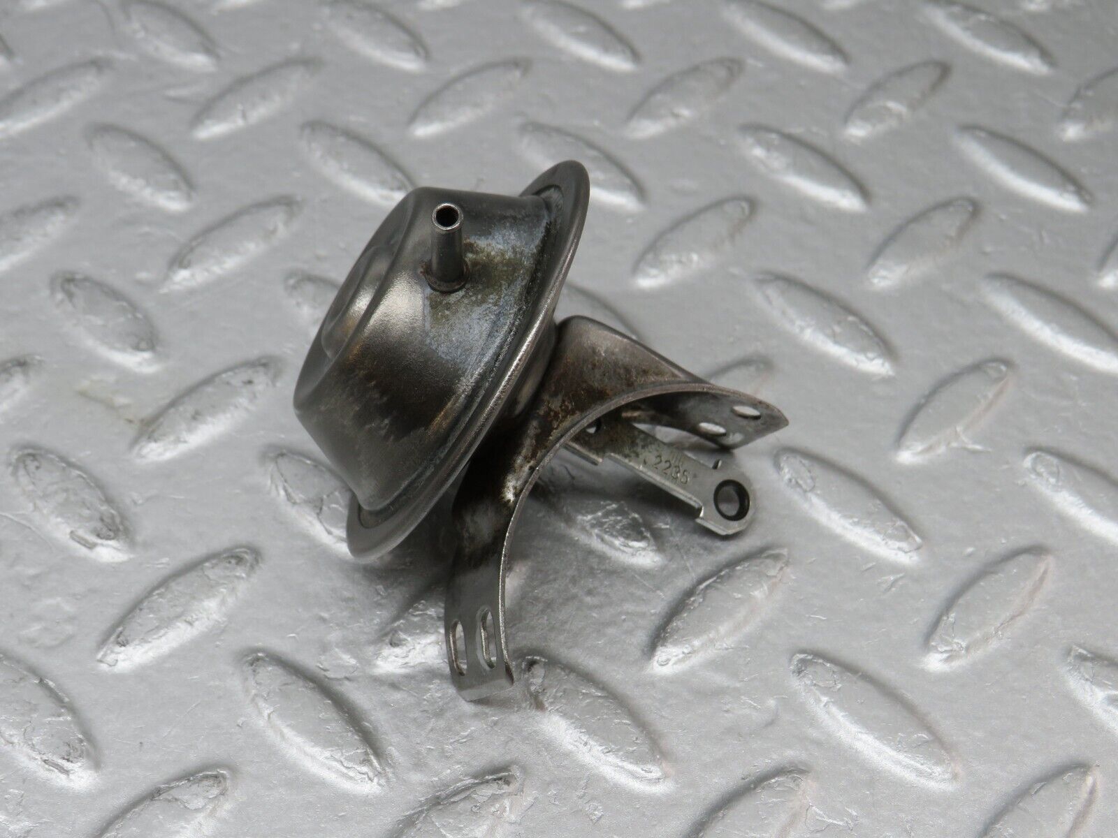 36582 Mercedes-Benz W201 190E 2.0L Ignition Distributor Vacuum Control Valve