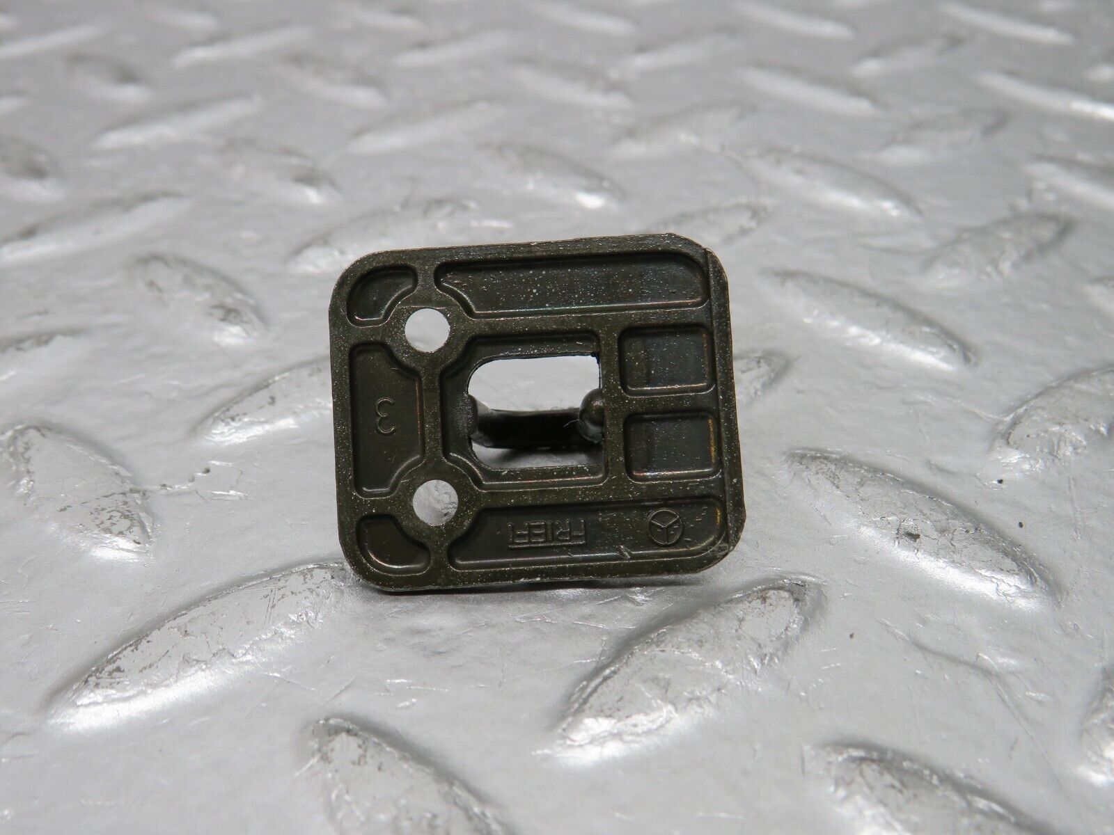 29549 Mercedes-Benz W124 230E Glove Box Lock Latch