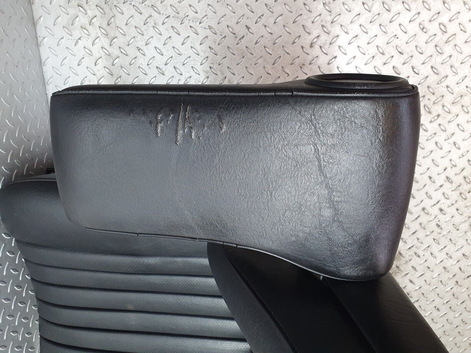 40807 Mercedes-Benz W123 300D Front Left Seat Leather Black