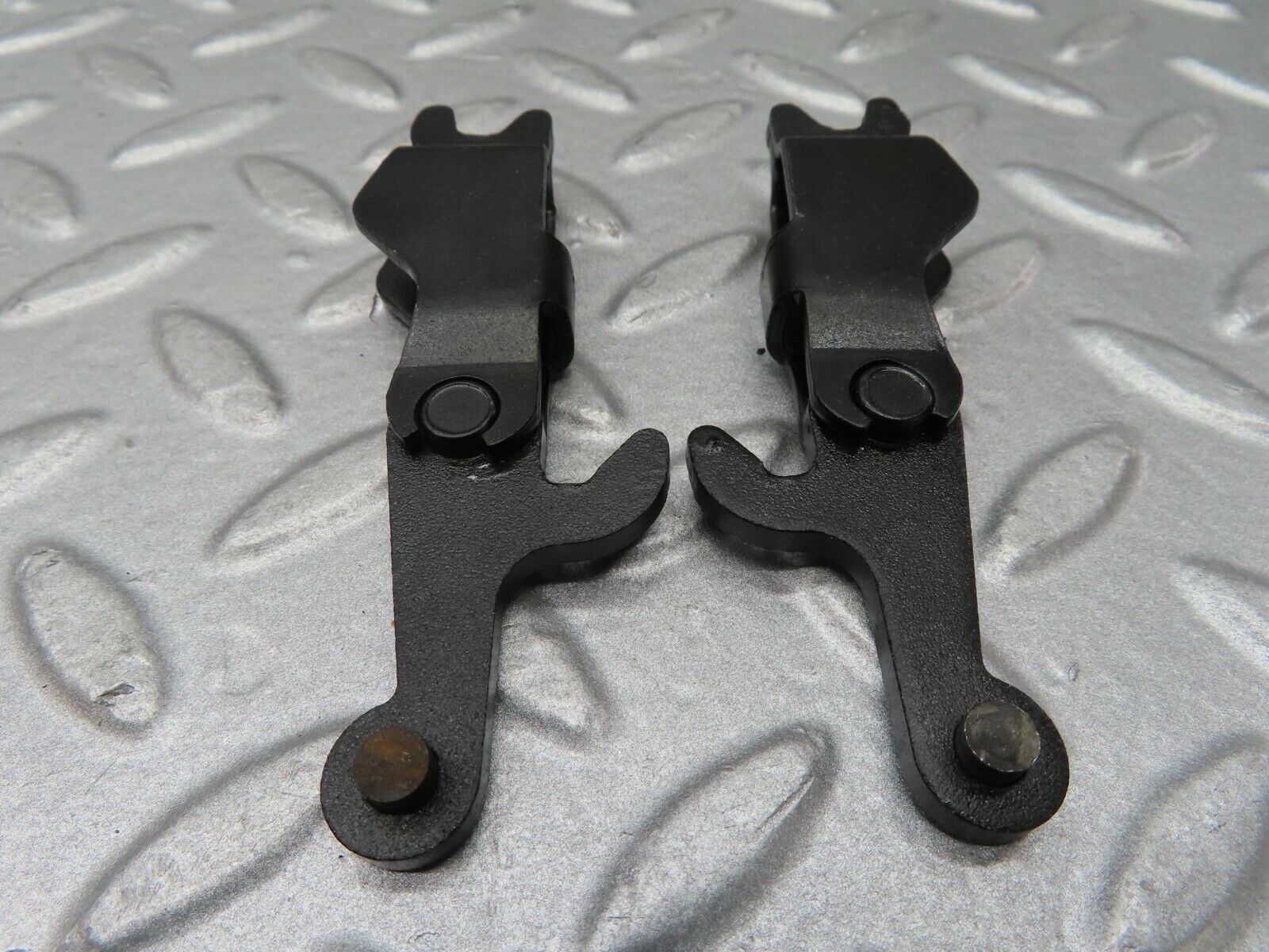 16505 Mercedes-Benz W124 260E Handbrake Regulator