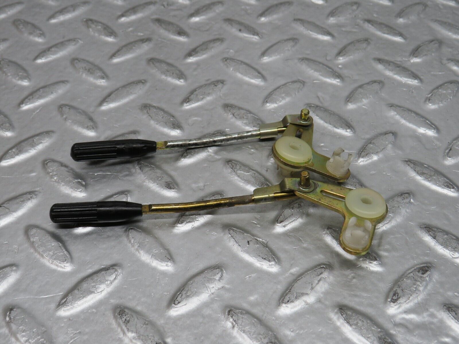 29381 Mercedes-Benz W124 230E Rear Door Lock Knob Pair