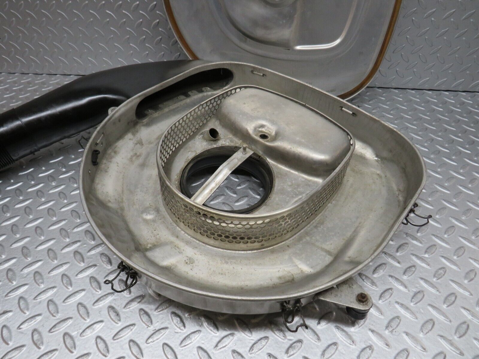 36959 Mercedes-Benz C126 420SEC Coupe Air Filter Box Housing Aluminium 0010947804 0140948202