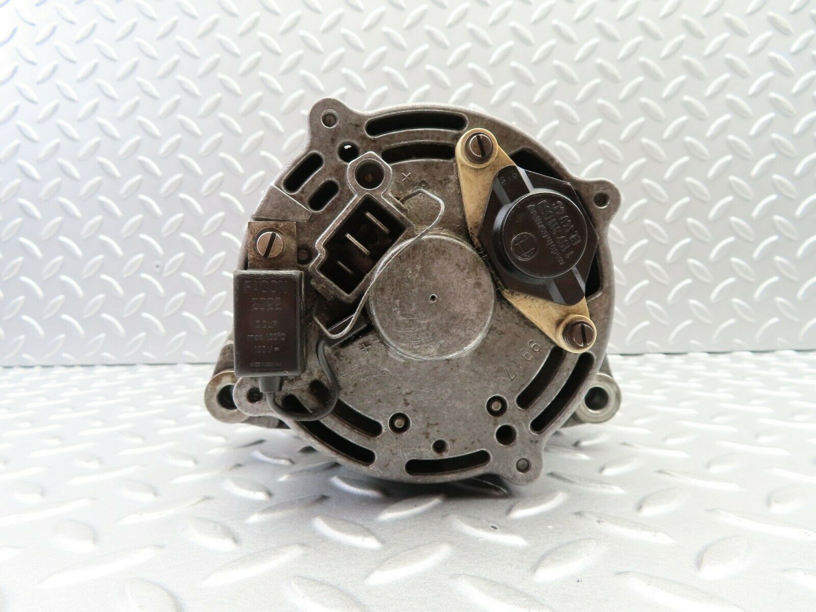 5978 Mercedes-Benz W123 200 Alternator