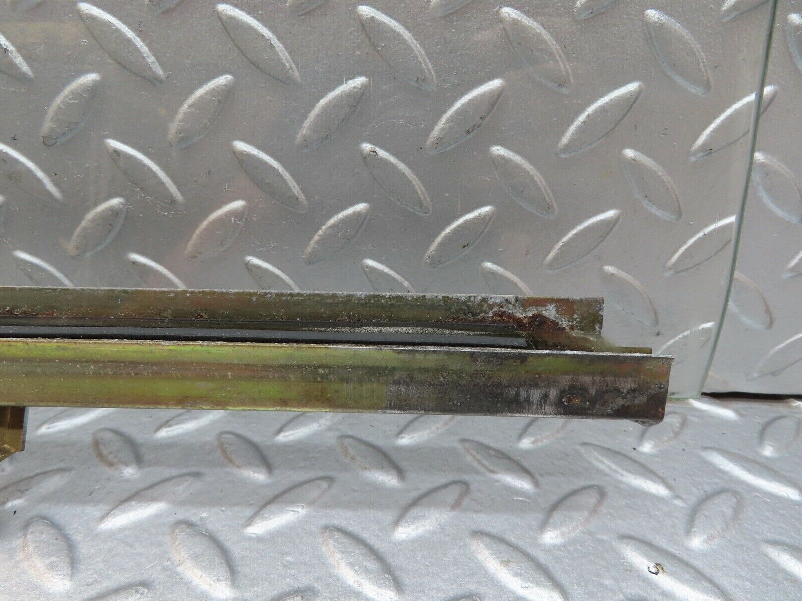 18112 Mercedes-Benz W123 200 Rear Left Window Glass