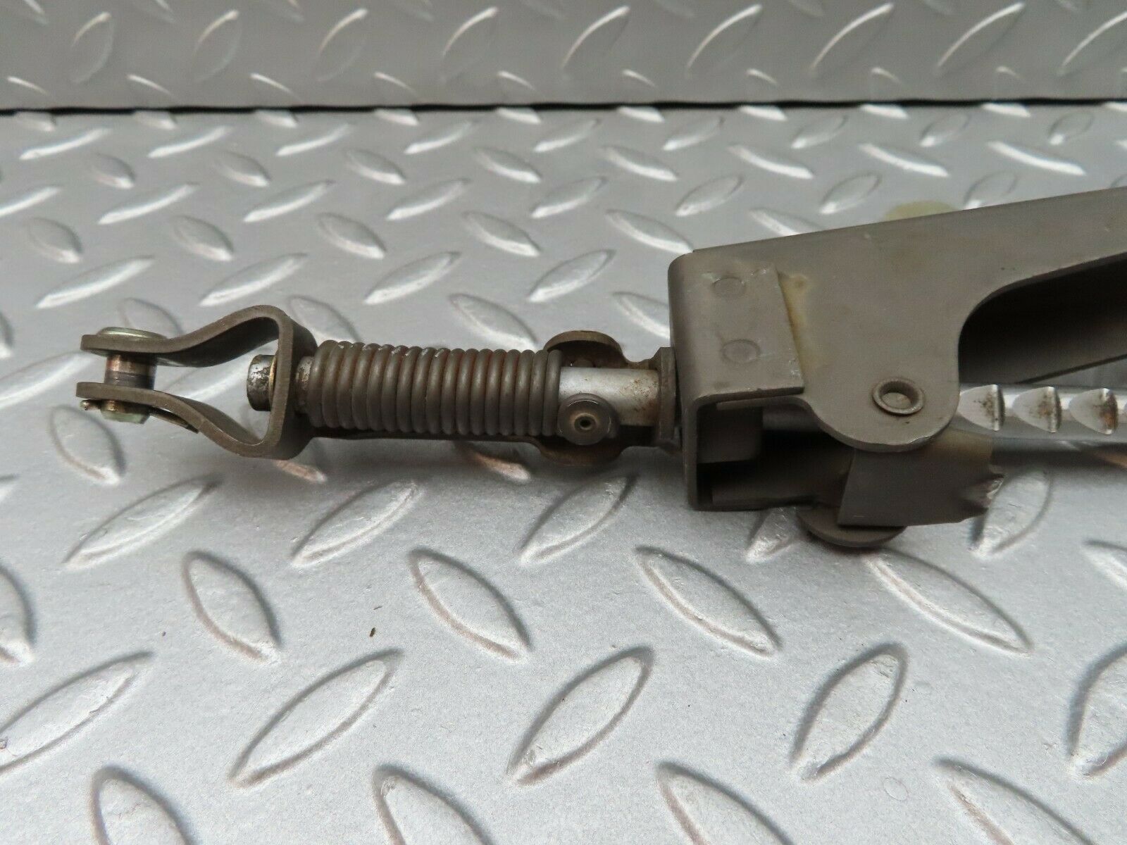 3790 Mercedes-Benz S123 200T Wagon Handbrake Regulator Rod