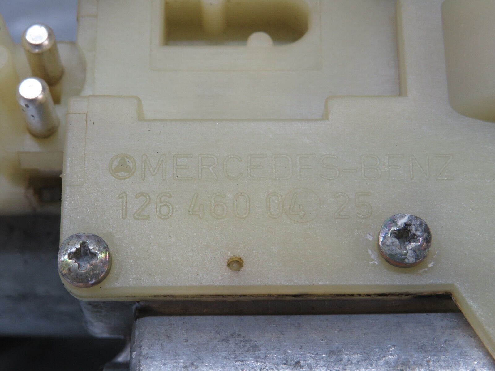 36322 Mercedes-Benz W126 420SE Steering Column Adjustment Motor 1264600425