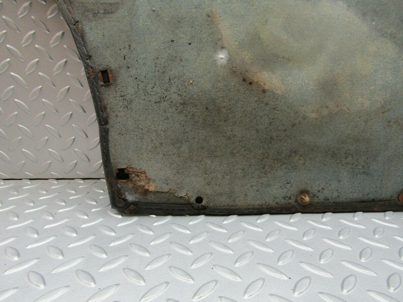 3267 Mercedes-Benz W115 220D Rear Right Door Card Black