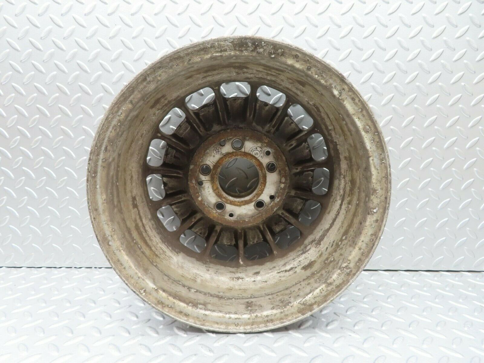 12107 Mercedes-Benz Alloy Wheel Mexican Hat 6Jx14H2 ET30 1264001902