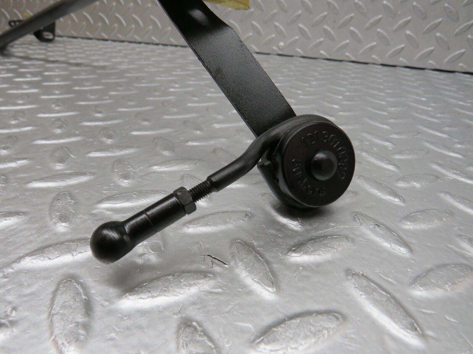 37482 Mercedes-Benz W109 300SEL Accelerator Pedal Linkage