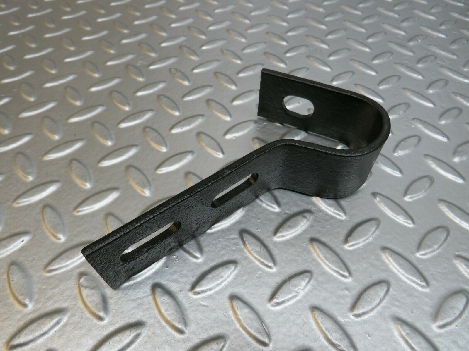 24566 Mercedes-Benz W108 Front Bumper Bracket