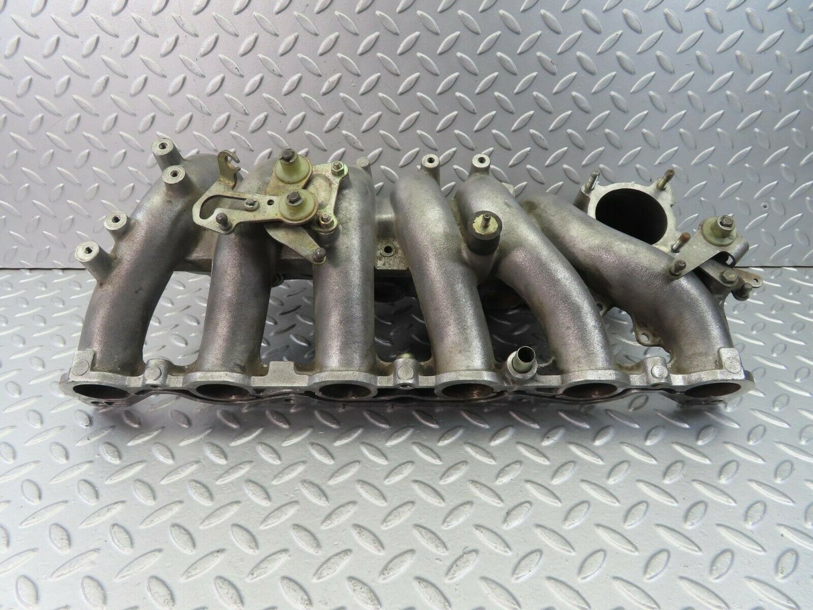 8961 Mercedes-Benz W123 Air Intake Manifold 1101412901