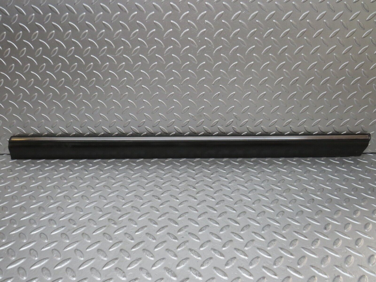 27898 Mercedes-Benz W123 280E Front Right Door Lower Moulding Trim