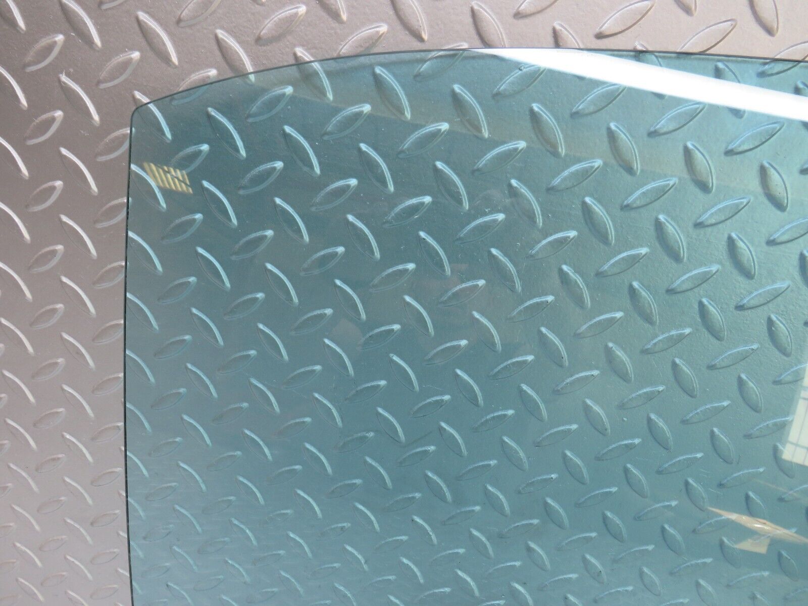 34974 Mercedes-Benz W210 320E Rear Right Door Window Glass