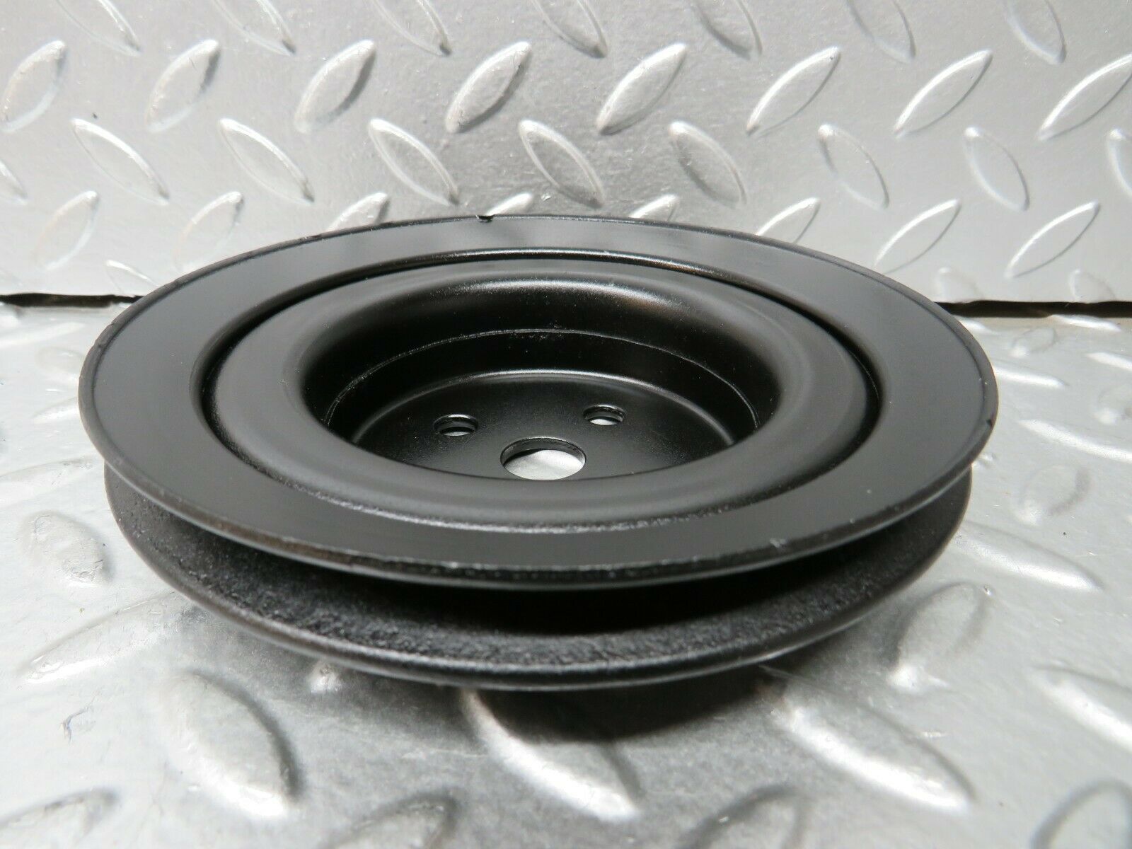 23517 Mercedes-Benz W114 280E Water Pump Pulley