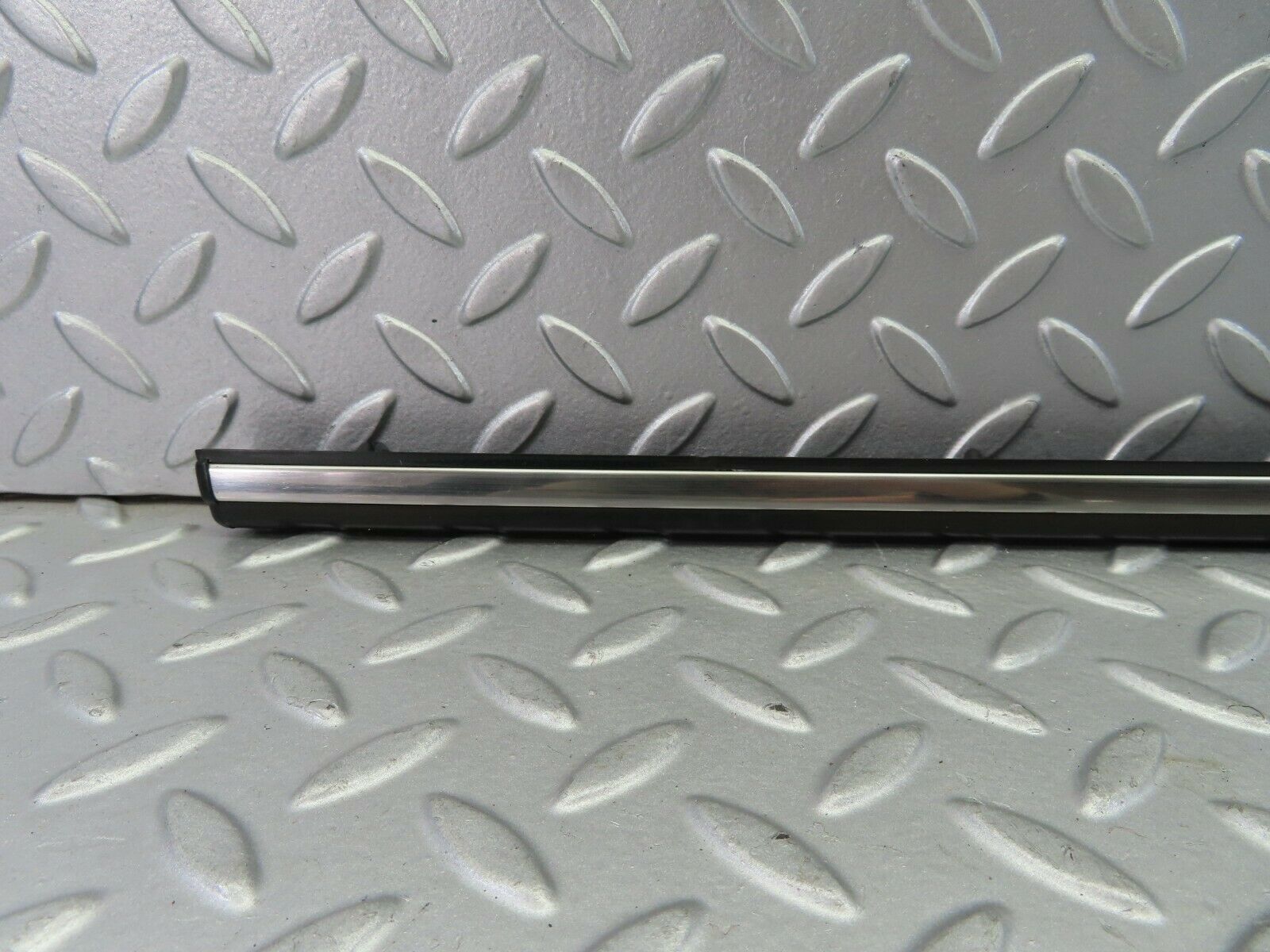 7685 Mercedes-Benz S123 230TE Wagon Centre Door Chrome Trim Rear Right