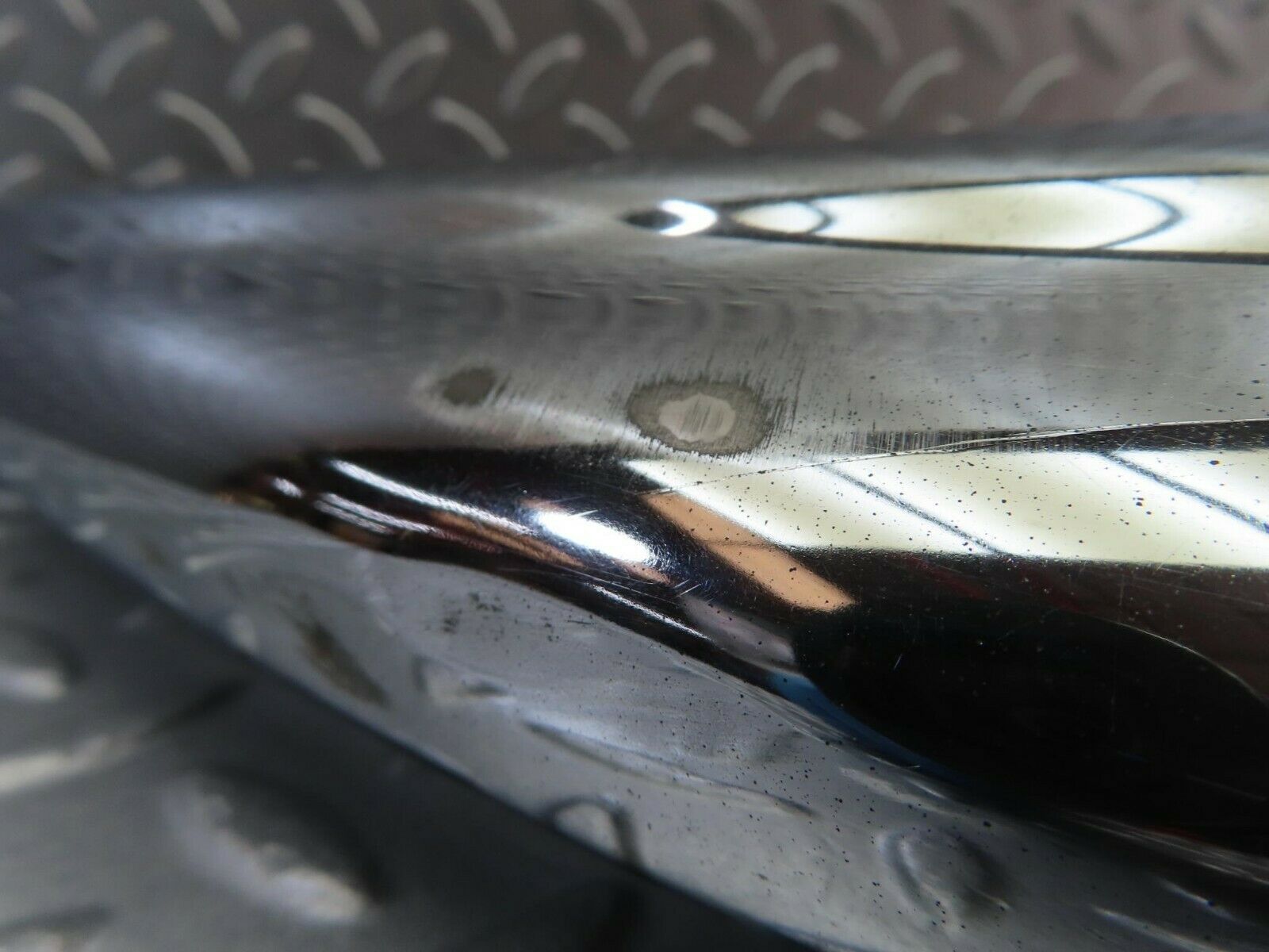 10608 Mercedes-Benz W108 Front Right Upper Bumper Corner