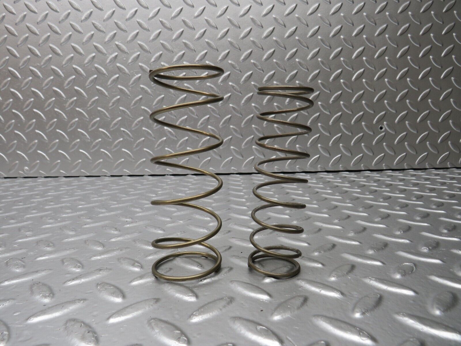 30950 Mercedes-Benz W124 230E Automatic Gearbox Piston Spring 722.408