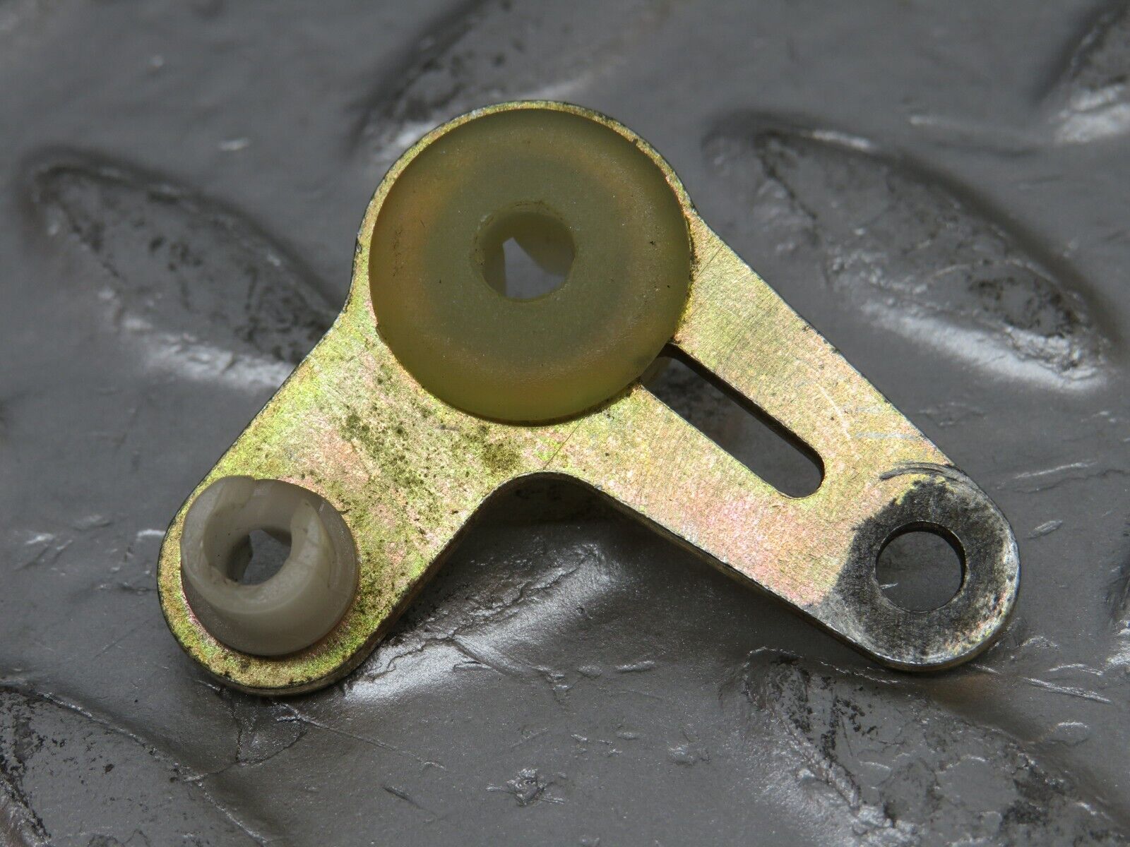 32489 Mercedes-Benz S124 300TE Wagon Rear Door Lock Knob Pair