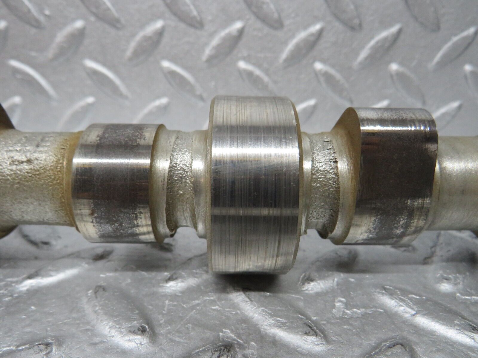 37134 Mercedes-Benz C126 420SEC Coupe Camshaft Right Side 11711