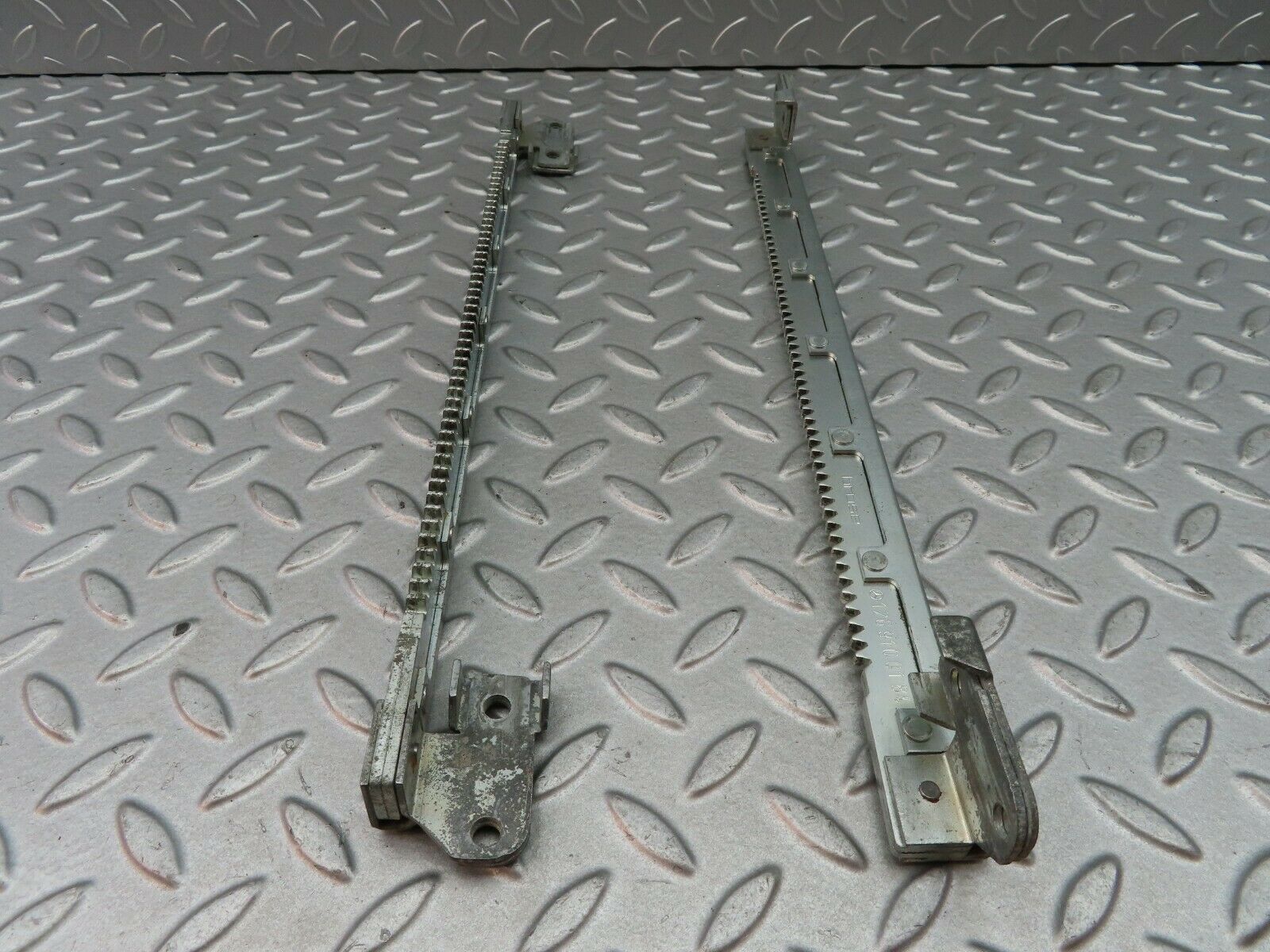 6234 Mercedes-Benz W126 380SE Electric Seat Rail Pair 1269100184