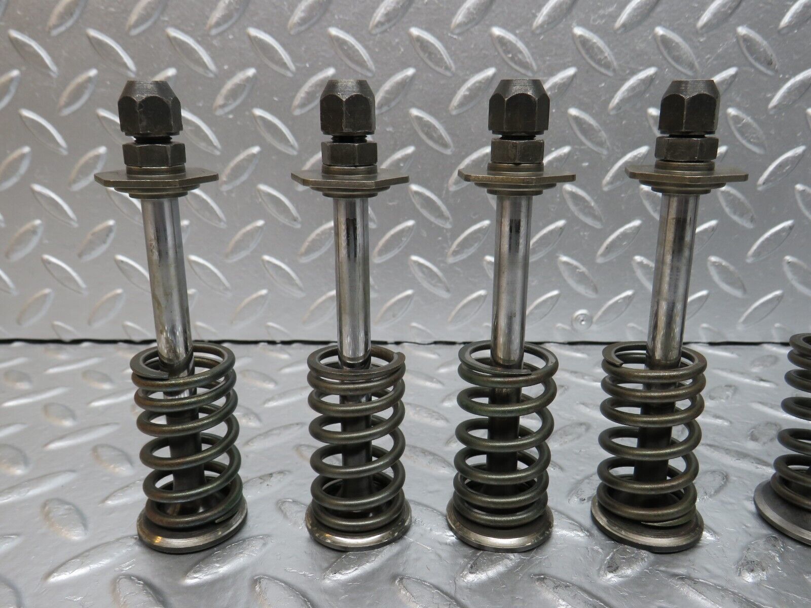 0886 Mercedes-Benz W123 240D Engine Exhaust Valve with Spring