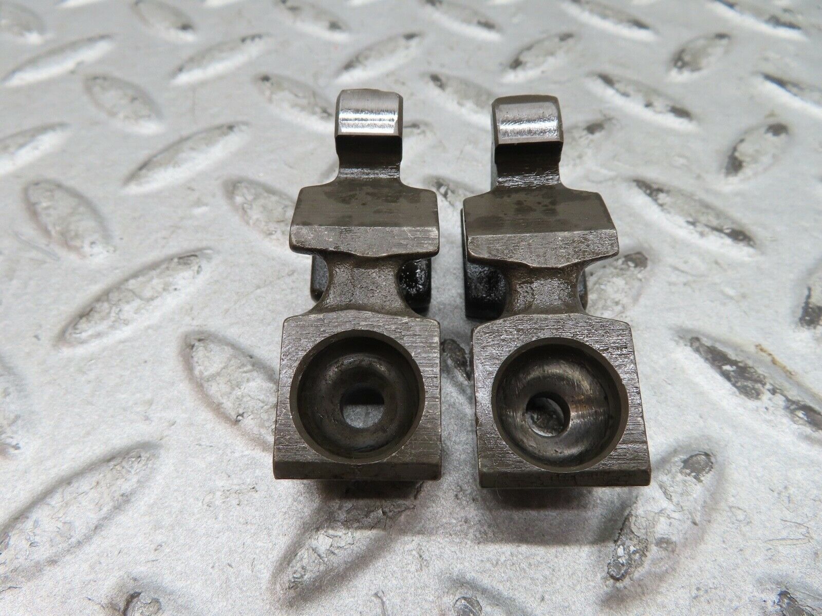 17866 Mercedes-Benz W116 450SEL Valve Rocker Arm