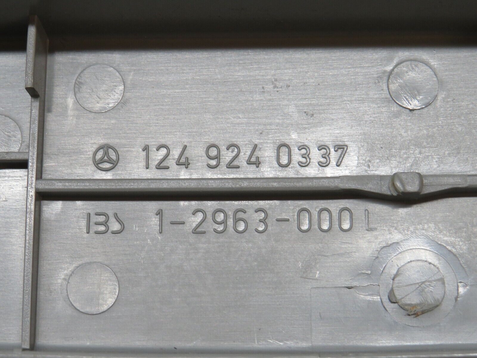 31265 Mercedes-Benz S124 220TE Rear Left Backrest Lever Cover 1249240337