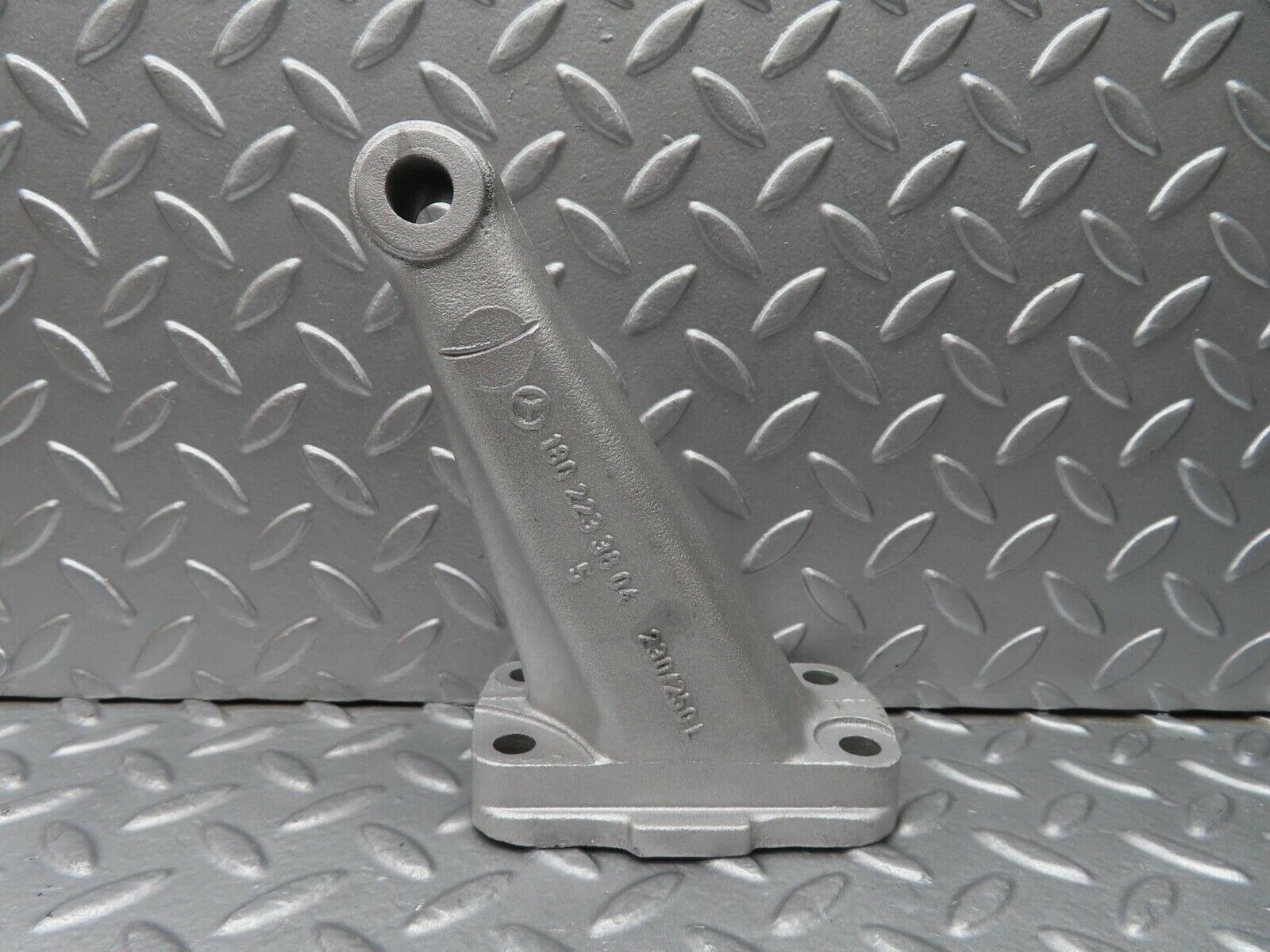 14071 Mercedes-Benz C107 280SLC Engine Mount Bracket 1802233804