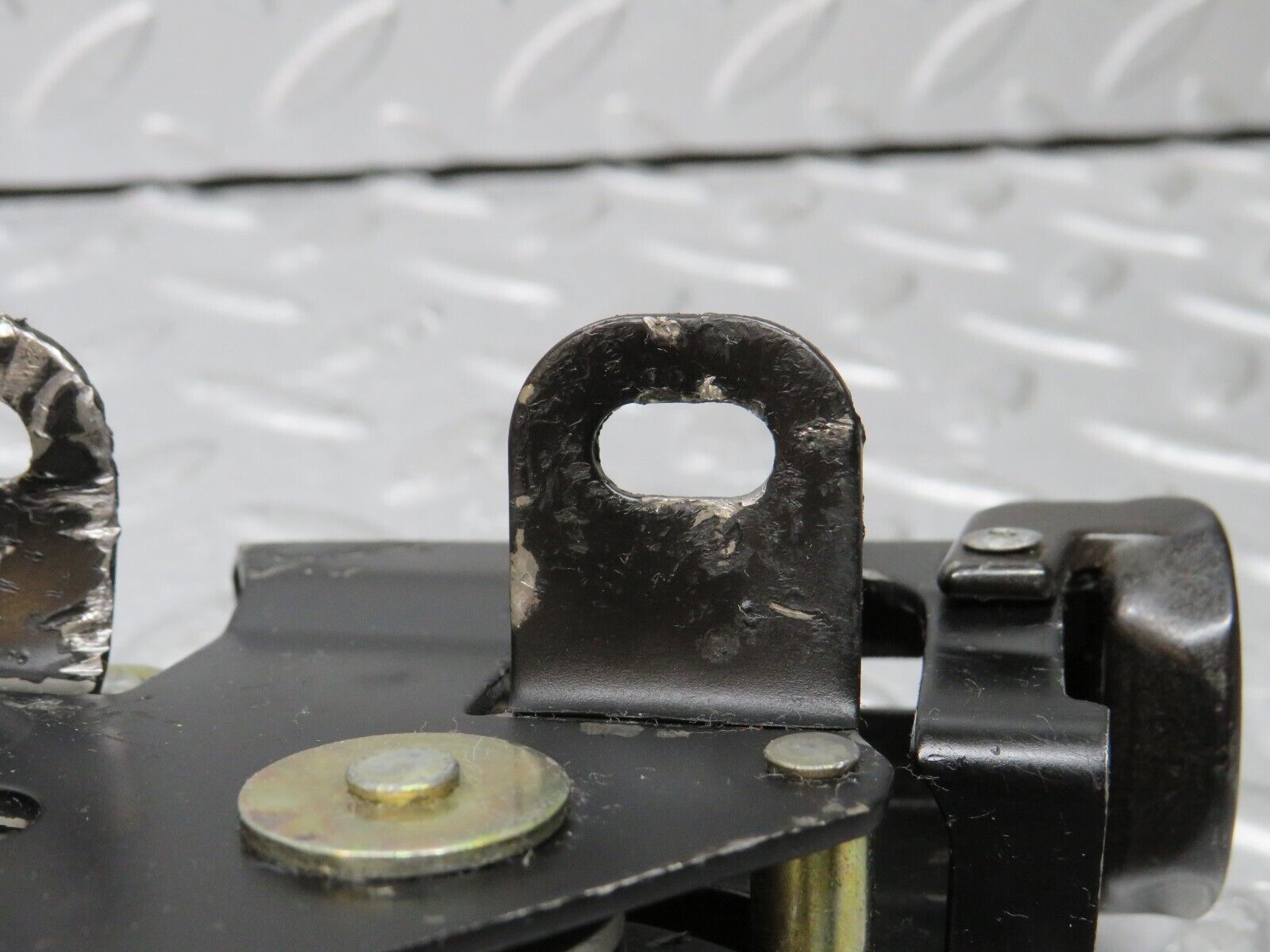 38358 Mercedes-Benz R129 280SL Coupe Rear Left Roof Lock Mechanism 1298001174