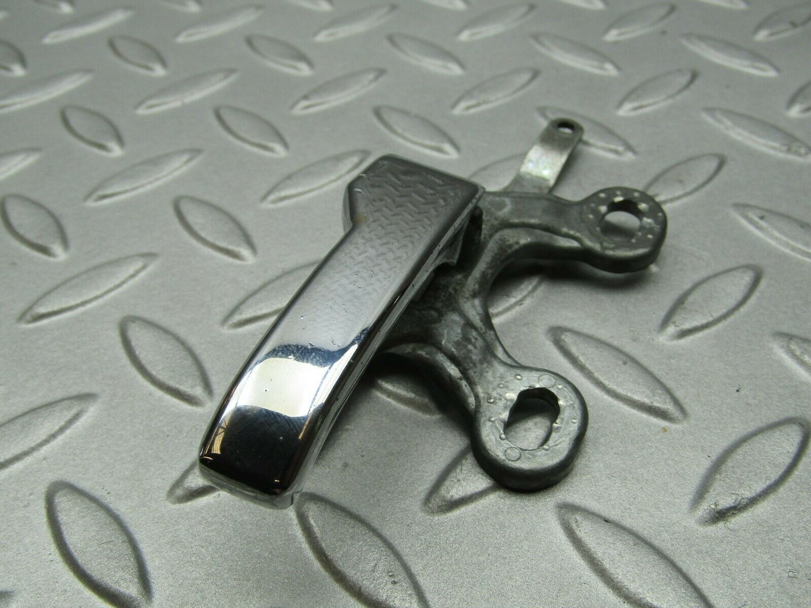 3302 Mercedes-Benz W108 280SE Chrome Door Handle Right 1157660419