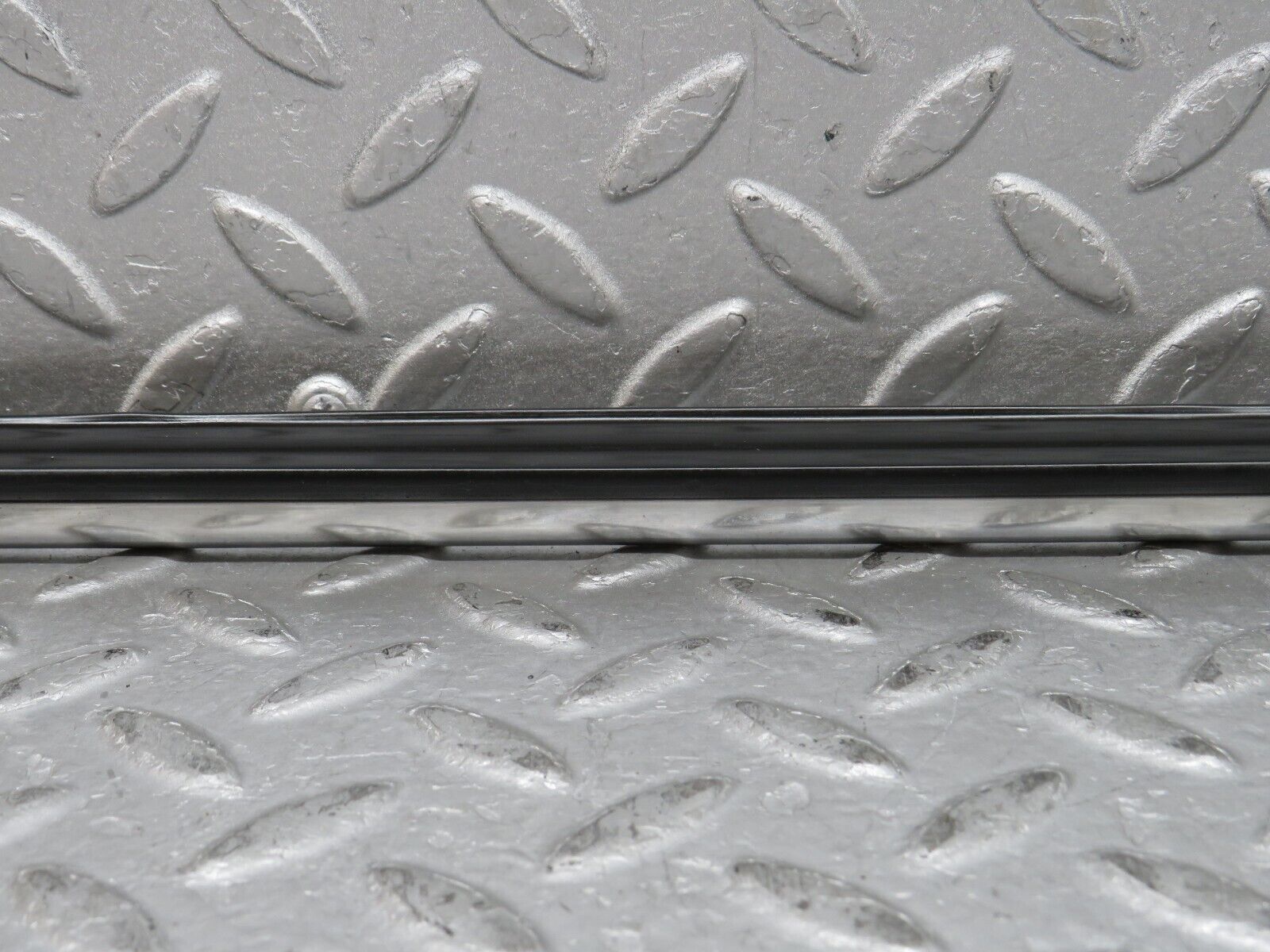 37432 Mercedes-Benz W109 300SEL Rear Right Fender Wing Centre Moulding Trim