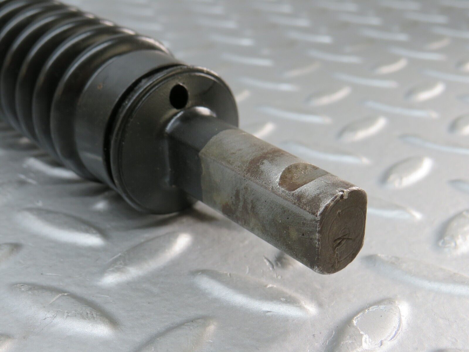 36368 Mercedes-Benz W126 420SE Steering Column Lower Shaft 1264620146