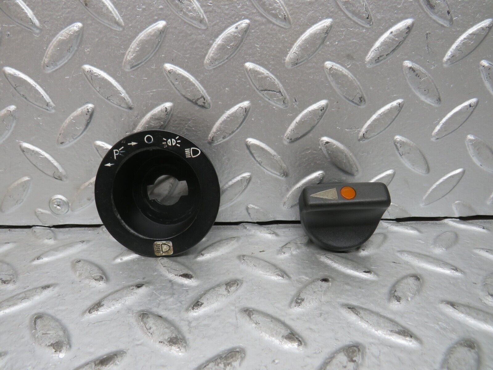 28867 Mercedes-Benz W123 230E Headlight Switch Knob 1075450530